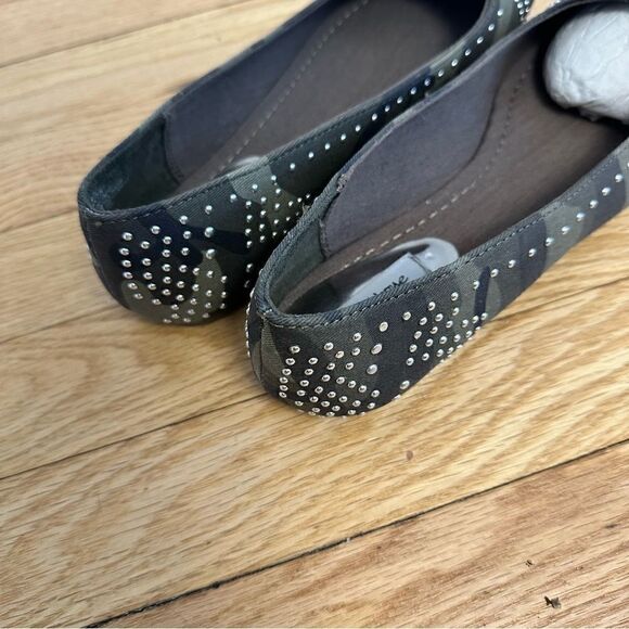 Olsenboye size 9.5 camo flats with rhinestones - Picture 4 of 6